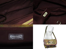 画像をギャラリービューアに読み込む, 極美品 CHANEL シャネル エンブロイダリー メッセンジャーバッグ 21番台 A92790 グラフィティ カーキ ココマーク 中古 4b006551