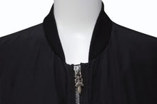 Load image into Gallery viewer, CHROME HEARTS クロムハーツ PAPA V2 SLK CTN パパ ジップアップベスト サイズS ダガージップ シルク コットン ブラック 美品 中古 4b006566