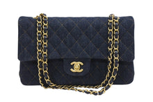 Load image into Gallery viewer, 新品未使用 CHANEL シャネル マトラッセ25 Wフラップ Wチェーンショルダーバッグ A01112 ランダム番台 ココマーク デニム 中古 4b006604