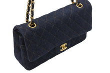 Load image into Gallery viewer, 新品未使用 CHANEL シャネル マトラッセ25 Wフラップ Wチェーンショルダーバッグ A01112 ランダム番台 ココマーク デニム 中古 4b006604