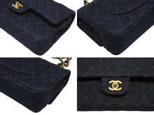 Load image into Gallery viewer, 新品未使用 CHANEL シャネル マトラッセ25 Wフラップ Wチェーンショルダーバッグ A01112 ランダム番台 ココマーク デニム 中古 4b006604
