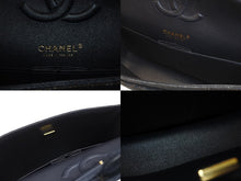 Load image into Gallery viewer, 新品未使用 CHANEL シャネル マトラッセ25 Wフラップ Wチェーンショルダーバッグ A01112 ランダム番台 ココマーク デニム 中古 4b006604