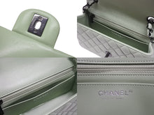 Load image into Gallery viewer, 新品未使用 CHANEL シャネル ミニマトラッセ 20 Sフラップ Sチェーンショルダーバッグ ランダム番台 ラムスキン ココマーク グリーン 中古 4b006620