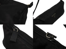 画像をギャラリービューアに読み込む, PRADA プラダ ハンドバッグ アクセサリーポーチ トライアングルロゴ イタリア製 ナイロン ブラック シルバー金具 美品 中古 4b006625