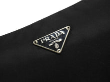 画像をギャラリービューアに読み込む, PRADA プラダ ハンドバッグ アクセサリーポーチ トライアングルロゴ イタリア製 ナイロン ブラック シルバー金具 美品 中古 4b006625