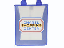 画像をギャラリービューアに読み込む, CHANEL シャネル トートバッグ ハンドバッグ ノベルティ ブルー クリア ロゴ プリント 美品 中古 4b006710
