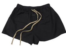 Load image into Gallery viewer, 極美品 FEAR OF GOD ESSENTIALS フィアオブゴッド エッセンシャルズ ハーフパンツ ショーツ ナイロン ブラック サイズM 中古 4b006735