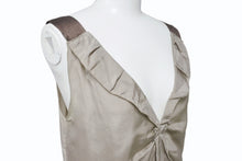 Load image into Gallery viewer, MIUMIU ミュウミュウ 06SS ノースリーブ チュニック トップス MT572 HAO シルク ベージュ ブラウン サイズ42 美品 中古 4b006768