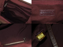 Load image into Gallery viewer, 極美品 CHANEL シャネル エンブロイダリー グラフィティ がま口 ハンドバッグ カーキ A92791 アンティークシルバー金具 中古 4b006808