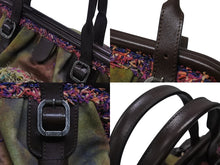 Load image into Gallery viewer, 極美品 CHANEL シャネル エンブロイダリー グラフィティ がま口 ハンドバッグ カーキ A92791 アンティークシルバー金具 中古 4b006808