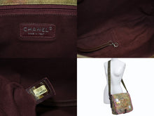 画像をギャラリービューアに読み込む, 極美品 CHANEL シャネル エンブロイダリー グラフィティ ショルダーバッグ A92789 ココマーク 21番台 カーキ 中古 4b006809