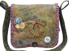 画像をギャラリービューアに読み込む, 極美品 CHANEL シャネル エンブロイダリー グラフィティ ショルダーバッグ A92789 ココマーク 21番台 カーキ 中古 4b006809