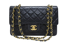 画像をギャラリービューアに読み込む, 極美品 CHANEL シャネル マトラッセ23 Wフラップ Wチェーンショルダーバッグ 1番台 ラムスキン ココマーク ブラック ゴールド金具 中古 4b006825