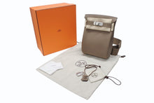 画像をギャラリービューアに読み込む, 新品未使用 エルメス HERMES ケリーアッカドPM W刻印 ワンショルダーバッグ エトゥープ シルバー金具 中古 4b006847