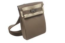 画像をギャラリービューアに読み込む, 新品未使用 エルメス HERMES ケリーアッカドPM W刻印 ワンショルダーバッグ エトゥープ シルバー金具 中古 4b006847