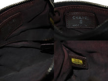 Load image into Gallery viewer, CHANEL シャネル マトラッセ コインケース ココマーク キルティング 15番台 ラムスキン ブラックシルバー金具 美品 中古 4b006852