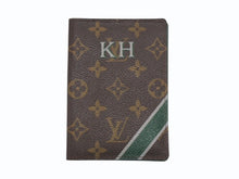 画像をギャラリービューアに読み込む, 新品同様 LOUIS VUITTON ルイヴィトン クーヴェルテュール パスポートケース イニシャル マーカージュ モノグラムキャンバス 中古 4b006856