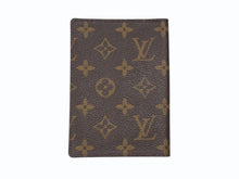 画像をギャラリービューアに読み込む, 新品同様 LOUIS VUITTON ルイヴィトン クーヴェルテュール パスポートケース イニシャル マーカージュ モノグラムキャンバス 中古 4b006856