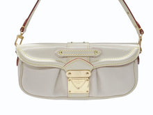 Load image into Gallery viewer, LOUIS VUITTON ルイヴィトン プレシュー ハンドバッグ M91774 スハリ レザー アイボリー スタッズ 2007年 ゴールド金具 美品 中古 4b006920
