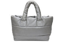 画像をギャラリービューアに読み込む, CHANEL シャネル コココクーン トートバッグ 13番台 ココマーク レザー シルバー キルティング シルバー金具 美品 中古 4b006922