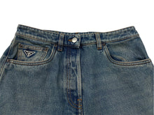 画像をギャラリービューアに読み込む, PRADA プラダ デニムパンツ ジーンズ GFP497 サイズ26 トライアングルロゴ インディゴブルー コットン 美品 中古 4b006936