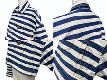 画像をギャラリービューアに読み込む, PRADA プラダ ロゴプレートボーダークロップドデニムジャケット GFB288 サイズ42 ホワイト ブルー 美品 中古 4b006947