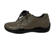 画像をギャラリービューアに読み込む, PRADA SPORTS プラダスポーツ ローカットスニーカー キッズ用 カーキ レザー サイズ18cm 美品 中古 4b006961