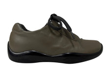 画像をギャラリービューアに読み込む, PRADA SPORTS プラダスポーツ ローカットスニーカー キッズ用 カーキ レザー サイズ18cm 美品 中古 4b006961