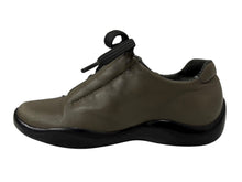 画像をギャラリービューアに読み込む, PRADA SPORTS プラダスポーツ ローカットスニーカー キッズ用 カーキ レザー サイズ18cm 美品 中古 4b006961
