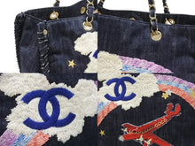 画像をギャラリービューアに読み込む, CHANEL シャネル チェーントートバッグ A31932 10番台 夜間飛行 刺繍 ココマーク デニム エンブロイダリー 美品 中古 4b006965