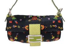 画像をギャラリービューアに読み込む, FENDI フェンディ ビーズ刺繍 マンマバケット ワンショルダーバッグ 26424 ブラック マルチカラー グリーン シルバー金具 ロゴ 美品 中古 4b006967