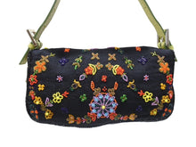 画像をギャラリービューアに読み込む, FENDI フェンディ ビーズ刺繍 マンマバケット ワンショルダーバッグ 26424 ブラック マルチカラー グリーン シルバー金具 ロゴ 美品 中古 4b006967