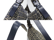 画像をギャラリービューアに読み込む, FENDI フェンディ ズッキーノ柄 マンマバケット ワンショルダーバッグ 26424 ネイビー シルバー シルバー金具 美品 中古4b006993