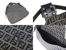 画像をギャラリービューアに読み込む, FENDI フェンディ ズッキーノ柄 マンマバケット ワンショルダーバッグ 26424 ネイビー シルバー シルバー金具 美品 中古4b006993