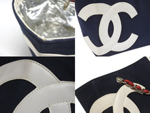 画像をギャラリービューアに読み込む, 極美品 CHANEL シャネル トートバッグ チェーンショルダー ココマーク 7番台 No.5 ネイビー シルバー キャンバス レザー 中古 4b007015