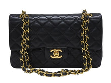画像をギャラリービューアに読み込む, 極美品 CHANEL シャネル マトラッセ23 Wフラップ Wチェーンショルダーバッグ 1番台 ラムスキン ココマーク ブラック ゴールド金具 中古 4b007017