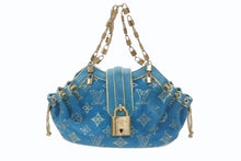 Load image into Gallery viewer, LOUIS VUITTON ルイヴィトン ハンドバッグ 希少 M92374 テダPM エクストラオーディネル スエード ターコイズブルー 美品 中古 4b007024