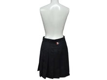 Load image into Gallery viewer, 極美品 THOM BROWNE トムブラウン プリーツミニスカート FGC402A サイズ38 トリコロール ウール グレー 中古 4c070807