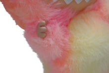 画像をギャラリービューアに読み込む, POP MART ポップマート labubu キーホルダー キーチャーム Big Into Energy ファー ピンク イエロー 美品 中古 4b007090