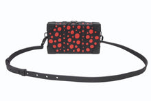Load image into Gallery viewer, 新品同様 LOUIS VUITTON ルイヴィトン M81905 モノグラム ソフトトランク ドット 草間彌生 ブラック レザー 中古 4b007092