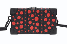 Load image into Gallery viewer, 新品同様 LOUIS VUITTON ルイヴィトン M81905 モノグラム ソフトトランク ドット 草間彌生 ブラック レザー 中古 4b007092