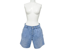 Load image into Gallery viewer, 極美品 MIUMIU ミュウミュウ Denim Short Pants ロゴマーク入り デニムショートパンツ コットン サイズ38 中古 4b007108