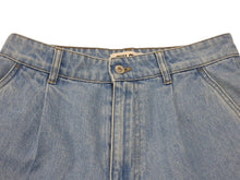 Load image into Gallery viewer, 極美品 MIUMIU ミュウミュウ Denim Short Pants ロゴマーク入り デニムショートパンツ コットン サイズ38 中古 4b007108