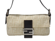 画像をギャラリービューアに読み込む, FENDI フェンディ マンマバケット ワンショルダーバッグ 26424 ズッキーノ柄 キャンバス レザー ベージュ シルバー金具 美品 中古 4b007137