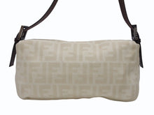 画像をギャラリービューアに読み込む, FENDI フェンディ マンマバケット ワンショルダーバッグ 26424 ズッキーノ柄 キャンバス レザー ベージュ シルバー金具 美品 中古 4b007137