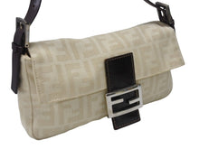 画像をギャラリービューアに読み込む, FENDI フェンディ マンマバケット ワンショルダーバッグ 26424 ズッキーノ柄 キャンバス レザー ベージュ シルバー金具 美品 中古 4b007137