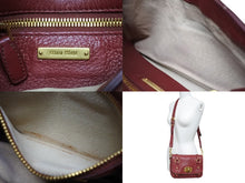Load image into Gallery viewer, MIUMIU ミュウミュウ ショルダーバッグ セカンドバッグ 2WAYバッグ ボルドー レザー ロゴ金具 ゴールド金具 美品 中古 4b007138