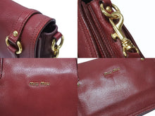 Load image into Gallery viewer, MIUMIU ミュウミュウ ショルダーバッグ セカンドバッグ 2WAYバッグ ボルドー レザー ロゴ金具 ゴールド金具 美品 中古 4b007138