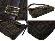 画像をギャラリービューアに読み込む, FENDI フェンディ マンマバケット ワンショルダーバッグ 26424 ズッカ柄 ブラウン キャンバス レザー ゴールド金具 美品 中古 4b007146