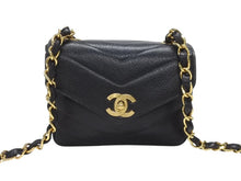 画像をギャラリービューアに読み込む, 極美品 CHANEL シャネル Vステッチ チェーンショルダーバッグ 3番台 AO1115 キャビアスキン ココマーク ブラック ゴールド金具 中古 4b007195